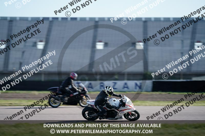 Rockingham no limits trackday;enduro digital images;event digital images;eventdigitalimages;no limits trackdays;peter wileman photography;racing digital images;rockingham raceway northamptonshire;rockingham trackday photographs;trackday digital images;trackday photos